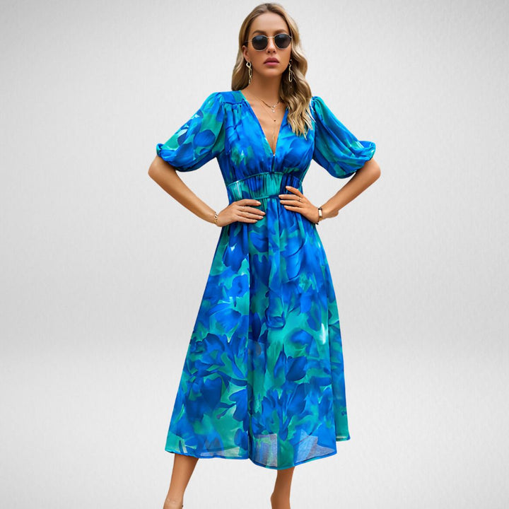 Stella - Charming dress with V-neckline