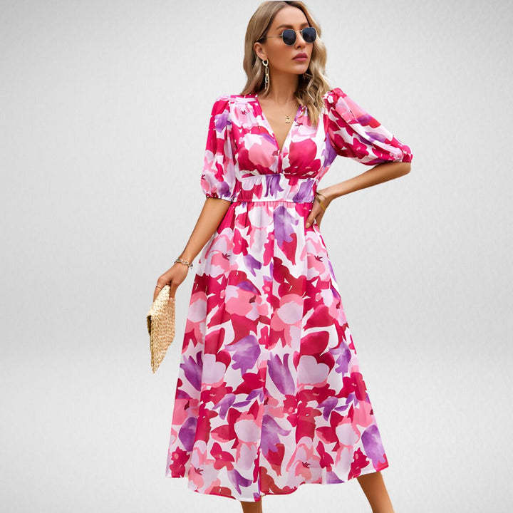 Stella - Charming dress with V-neckline